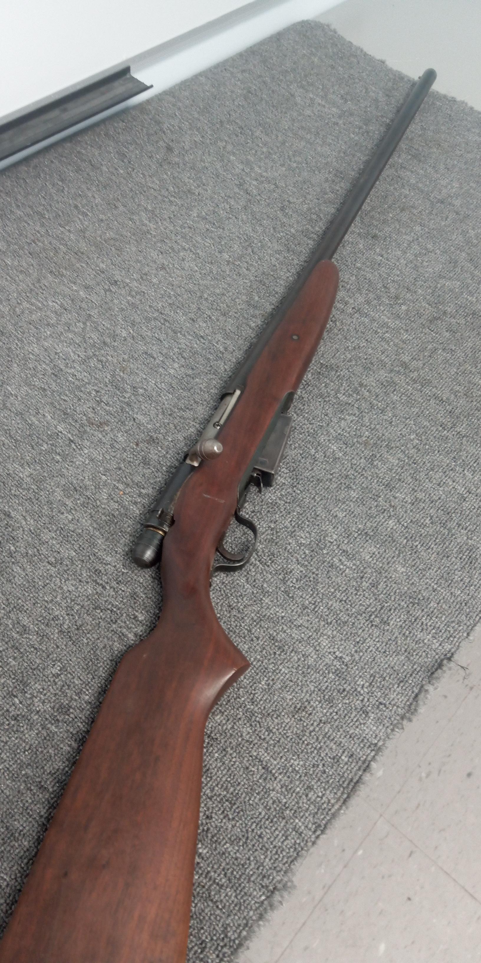 Photo of Mossberg 12g Bolt Action mag fed shotgun, full choke.