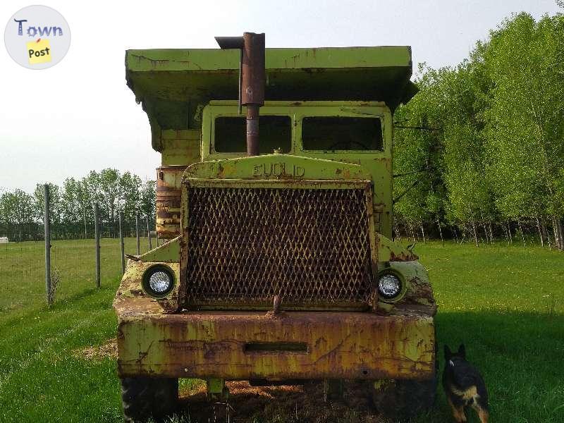 Photo of Euclid rock truck 