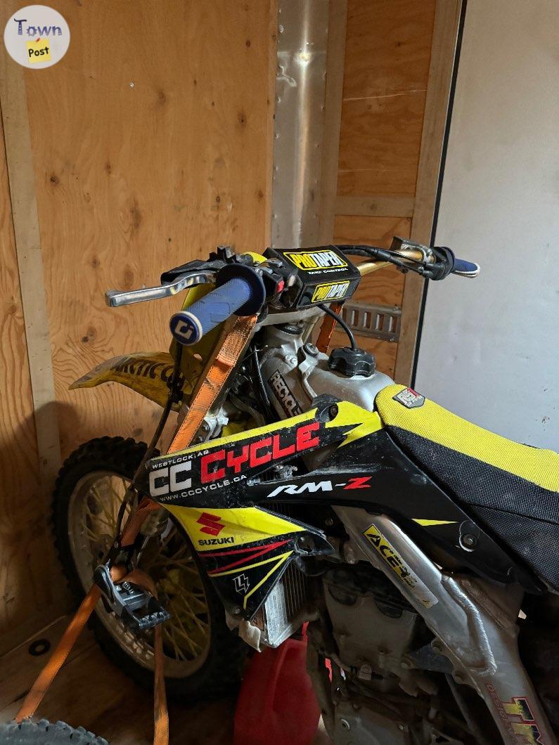 Photo of 2015 Suzuki rmz 450 r dirtbike 