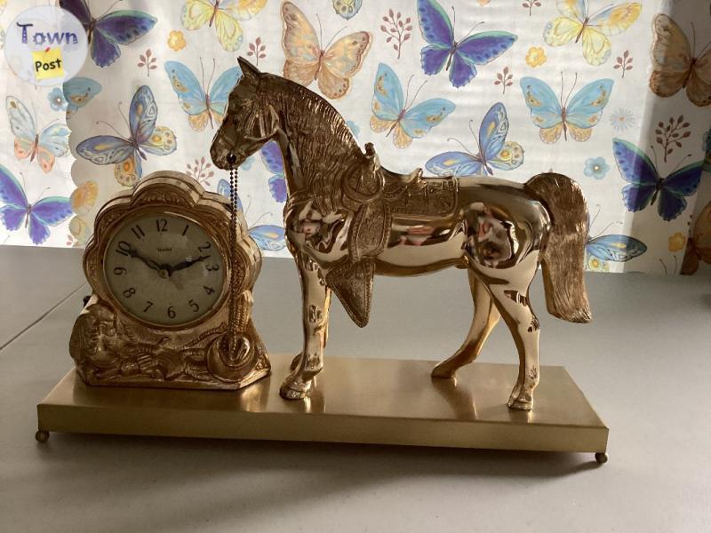 Photo of VINTAGE 1950 RARE FIND HORSE MANTEL CLOCK