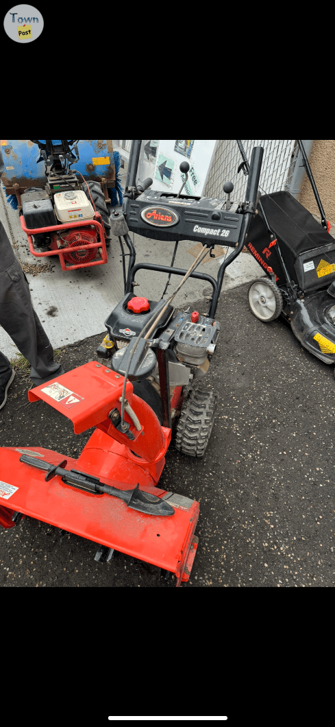 Photo of Ariens compact 26 snow blower with electric start