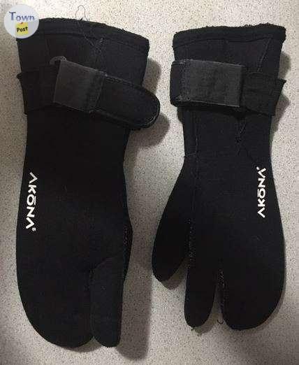 Photo of AKONA DIVE GLOVES (MEN – LARGE) ($25)