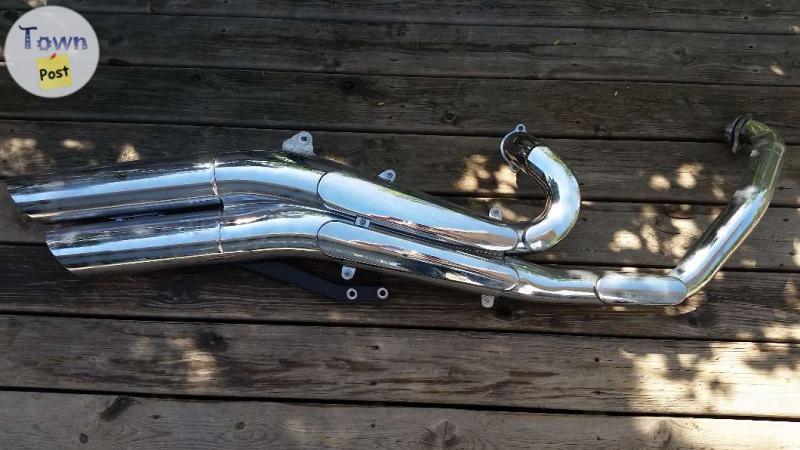 Photo of Factory Yamaha Raider Exhuast Pipes