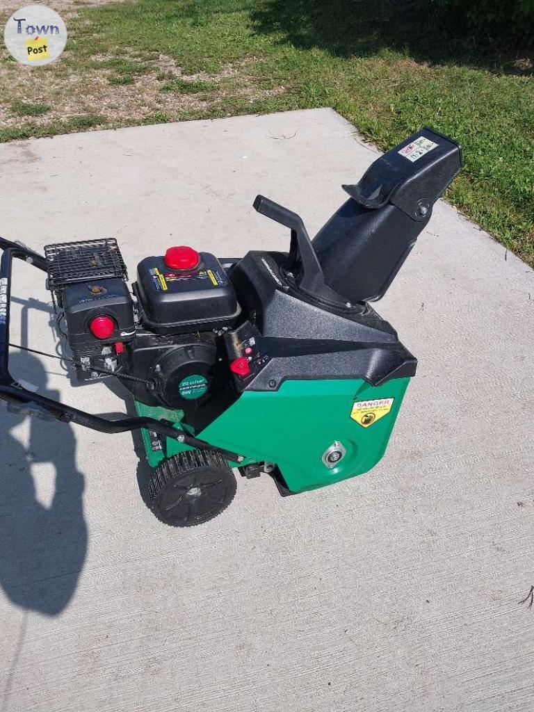 Photo of Certified snowblower new condition!