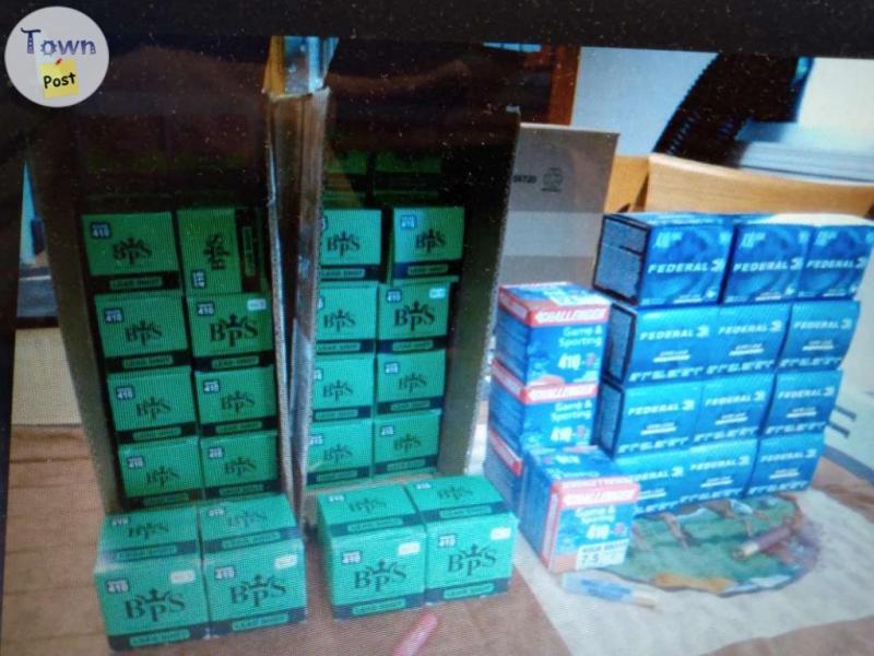 Photo of ***410 AMMUNITION*** BRAND NEW*** 36 BOX 2 1/2 #8 25$--- 6 box 3in #6 - 7 1/2 33$