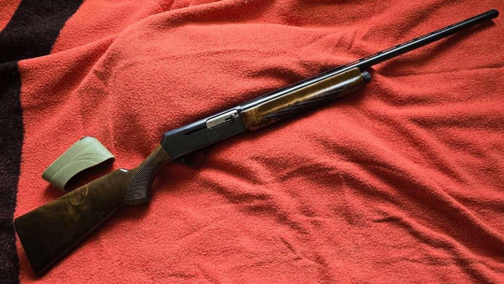 Photo of BROWNING B2000 12 GAUGE SEMI AUTO SHOTGUN