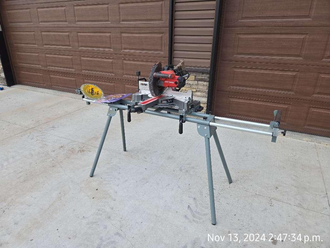 Photo of 10" compound sliding miter saw 